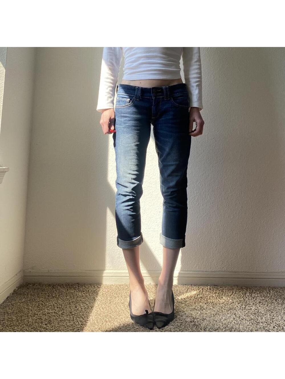 Vintage y2k low rise dark wash cropped  denim blue jeans capris